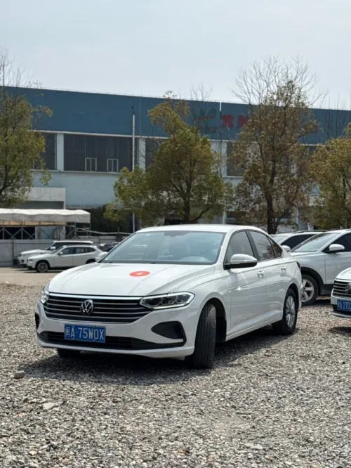 Volkswagen Lavida 2024 sur commande - 3 ans