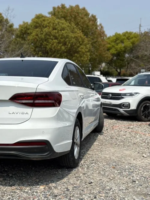 Volkswagen Lavida 2024 sur commande - 3 ans