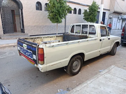 Mazda 323 1984 Bachi