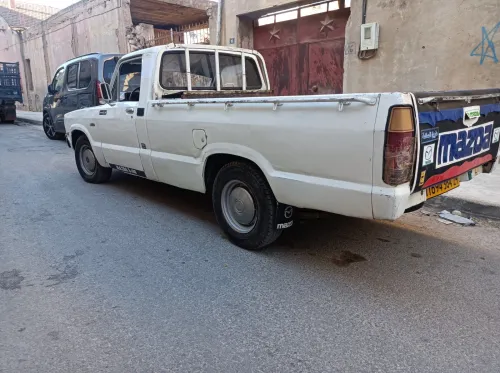 Mazda 323 1984 Bachi