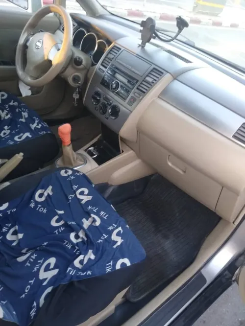 Nissan Tiida 4 portes 2008 
