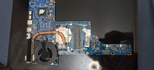 VEND DEUX CARTE MERE HP