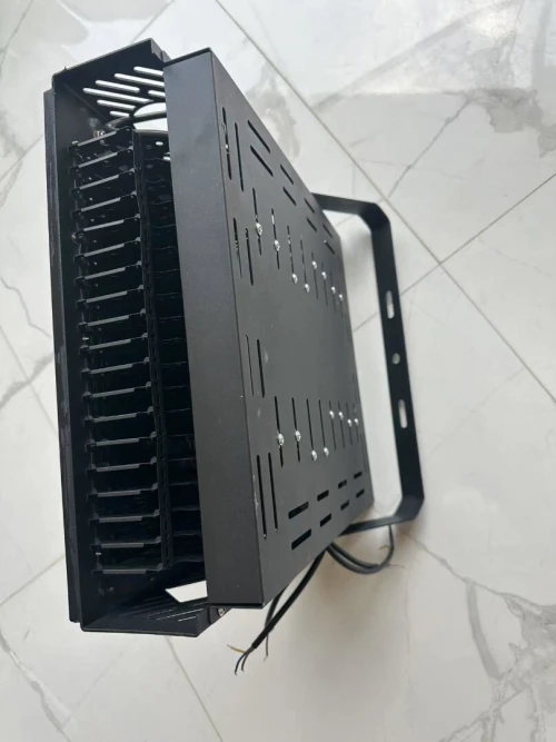 Projecteur LED 1000W et 2000W Haute Puissance IP66 pour Stades et Industrie