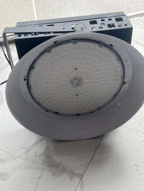Projecteur LED Haute Puissance 1000W / 2000W - Éclairage Professionnel