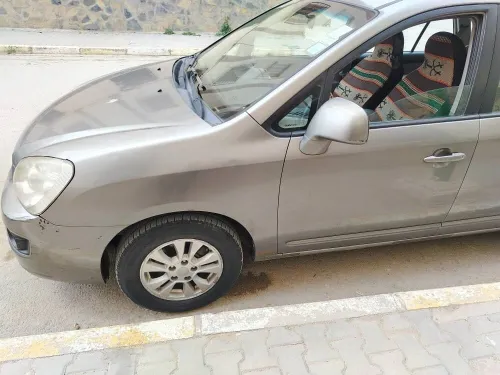 Kia Carens 2010 3 box