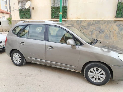Kia Carens 2010 3 box