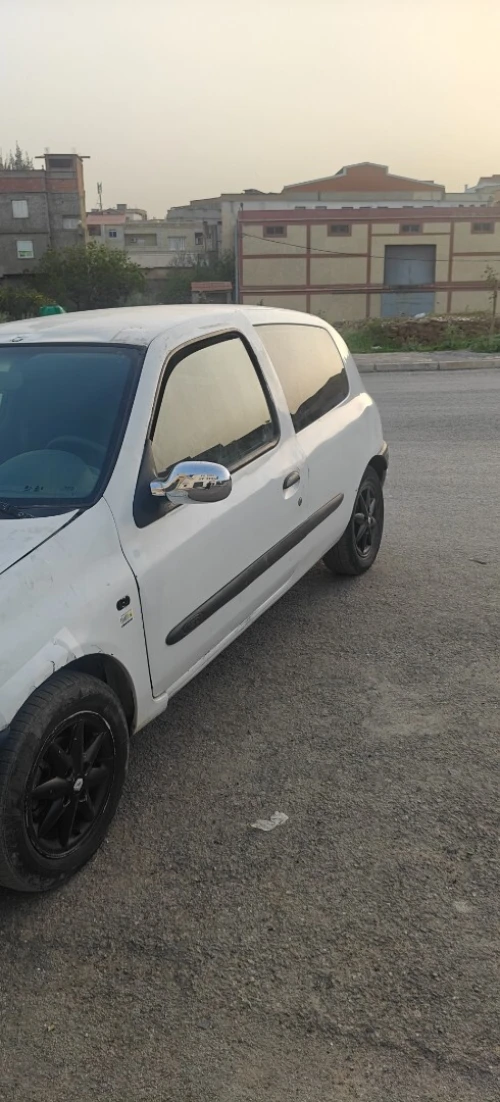 Renault Clio 1 2000 DEBZA