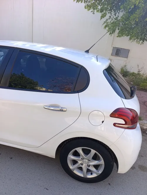 Peugeot 208 2016 