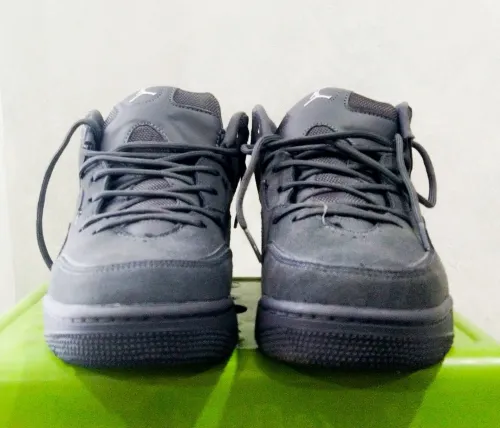 Jordan Courtside 23 Cool grey pointure 41 toute neuve jamais portée