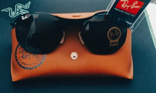 Lunette chic mark de Ray ban en verre