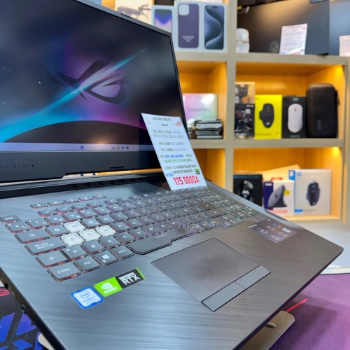 ASUS ROG STRIX G17 I7 9750H NVIDIA RTX 2070 8GB VRAM 16GB RAM 512GB SSD 
