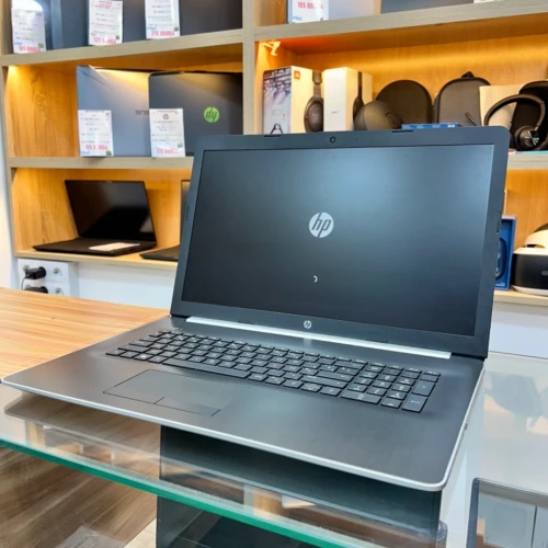 HP 17 RYZEN 5 3500U 8GB RAM 512GB SSD
