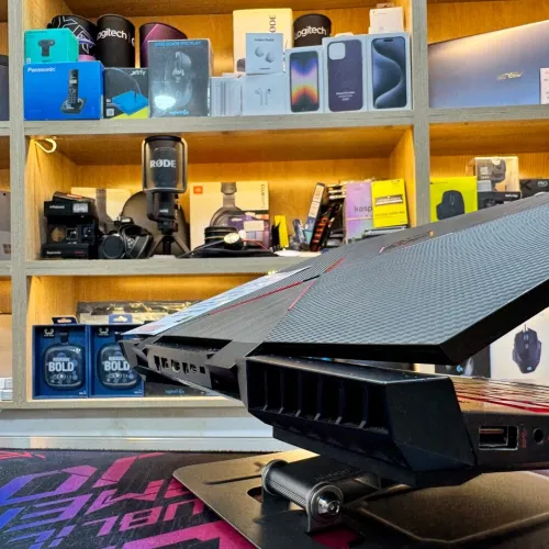 HP OMEN 15 I7 9750H NVIDIA RTX 2060 16GB RAM 512GB SSD ECRAN 15 POUCES 144HZ