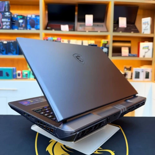 MSI VECTORE GP68HX I9 13950HX NVIDIA RTX 4060 32GB RAM 1TB SSD ECRAN QHD 165HZ