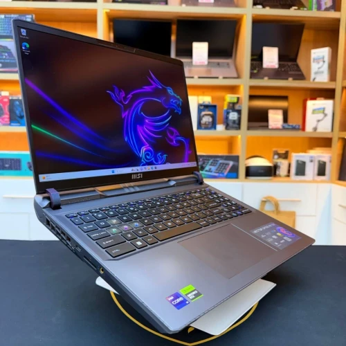 MSI VECTORE GP68HX I9 13950HX NVIDIA RTX 4060 32GB RAM 1TB SSD ECRAN QHD 165HZ