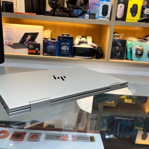 HP ENVY 14 X360 INTEL CORE 7 150U 16gb ram 512GB SSD ECRAN 14 FULLHD 360 TACTIL