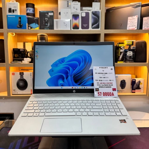 HP PAVILLION 15 AMD RYZEN 5 2500U AMD RADEON GRAPHIQUE VEGA 8 8GB RAM 128GB SSD +1TB HDD 