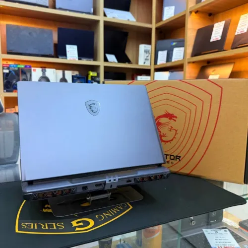 MSI VECTOR 16 HX AI ULTRA 7 255HX NVIDIA RTX 5070TI 32GB RAM 1000GB SSD ECRAN QHD 240HZ