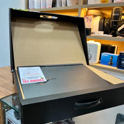 ASUS ROG STRIX G15 AMD RYZEN 9 5900HX NVIDIA RTX 3050TI 16GB RAM 512GB SSD ECRAN 300HZ 