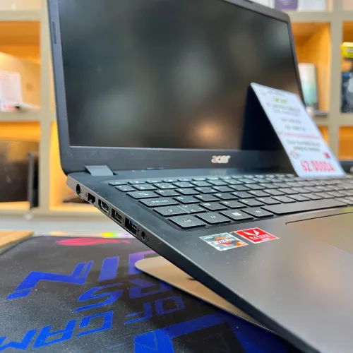 ACER ASPIRE 17 AMD E1 4GB RAM 256GB SSD 