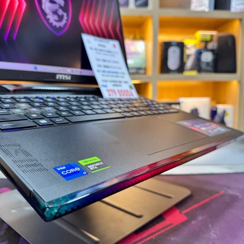 MSI GE68 RAIDER I7 14700HX NVIDIA RTX 4070 32GB RAM 1TB SSD ECRAN QHD+ 240 HZ