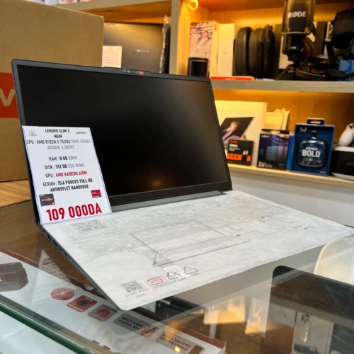 LENOVO IDEAPAD SLIM 3  AMD RYZEN 5 7520 8GB RAM 512GB SSD 