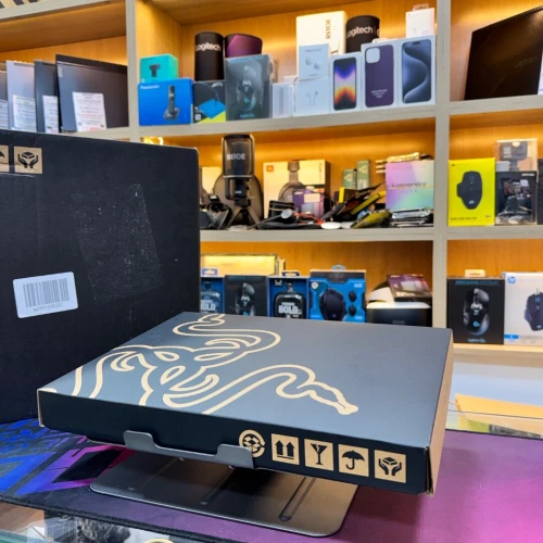 RAZER BLADE 14 AMD RYZEN 9 8945HS NVIDIA RTX 4070 32GB RAM 1TB SSD ECRAN 14 QHD+ 240HZ