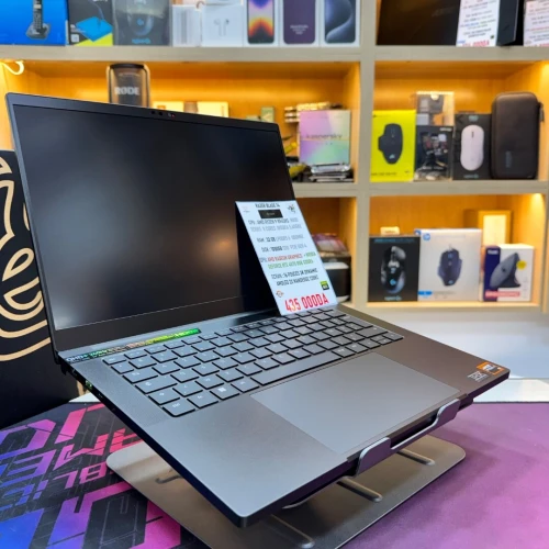 RAZER BLADE 14 AMD RYZEN 9 8945HS NVIDIA RTX 4070 32GB RAM 1TB SSD ECRAN 14 QHD+ 240HZ