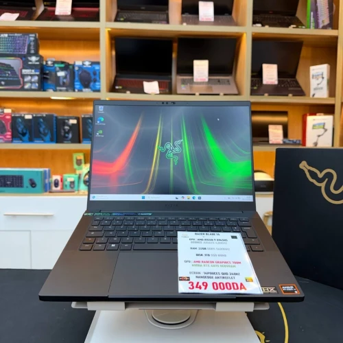 RAZER BLADE 14 AMD RYZEN 9 8945HS NVIDIA RTX 4070 32GB RAM 1TB SSD ECRAN 14 QHD+ 240HZ