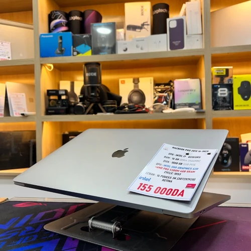 MACBOOK PRO 2019 TB 16 POUCES I7 16GB RAM 512GB SSD AMD RADEON PRO 5300M 4GB VRAM 