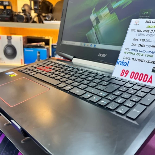 ACER ASPIRE VX I7 7700HQ GTX 1050 8GB RAM 256GB SSD+1TB HDD