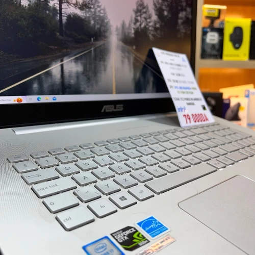ASUS VIVOBOOK PRO 17 I7 6700HQ NVIDIA GTX 950 16GB RAM 128GB SSD +1TB HDD
