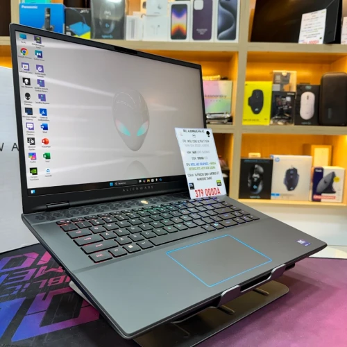 DELL ALINWARE M16 R2 CORE 7 ULTRA 155H NVIDIA RTX 4070 16GB RAM 1TB SSD ECRAN 16 QHD+ 240HZ