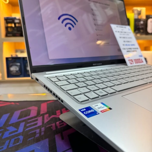 ASUS VIVOBOOK  15 OLED I7 1255U 16GB RAM DDR5 512GB SSD ECRAN 15 OLED 