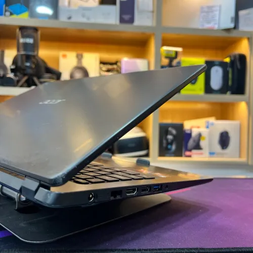 ACER ASPIRE 17 AMD E1 4GB RAM 256GB SSD 