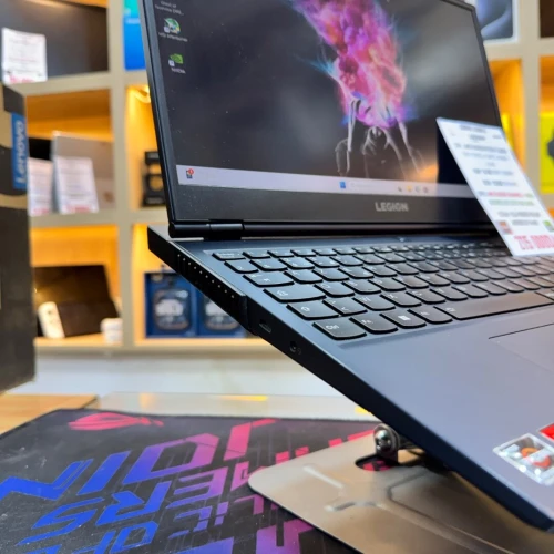 LENOVO LEGION 5 AMD RYZEN 5 5600H NVIDIA RTX 3070 16GB RAM 512GB SSD