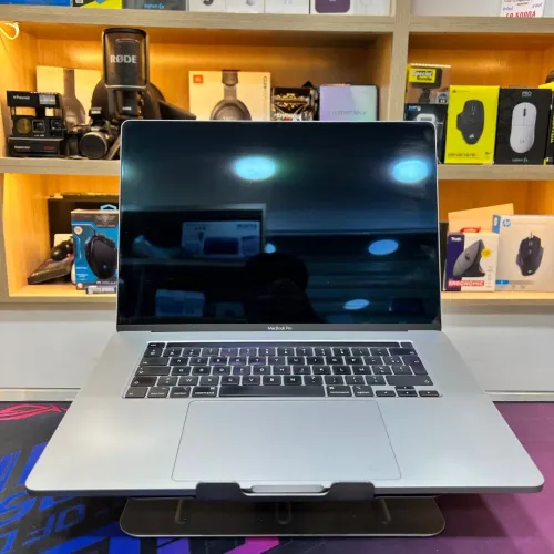 MACBOOK PRO 2019 TB 16 POUCES I7 16GB RAM 512GB SSD AMD RADEON PRO 5300M 4GB VRAM 