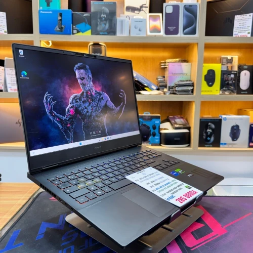 HP OMEN 16 I7 13700HX NVIDIA RTX 4060 32GB RAM 1TB SSD 