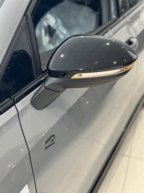 Volkswagen Golf 8 2025 R Black Edition 