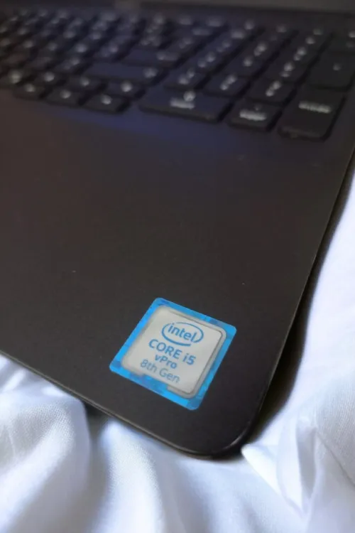 dell 5500 15,6" FHD i5-8th 8/256