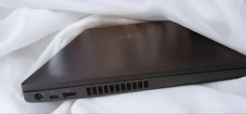 dell 5500 15,6" FHD i5-8th 8/256