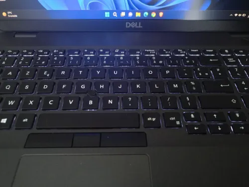 dell 5500 15,6" FHD i5-8th 8/256