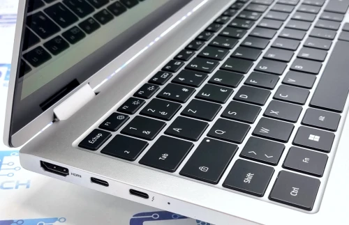 Samsung Galaxy Book3 i7 1360P  16G 512 SSD 15.6" FHD 360 Tactile