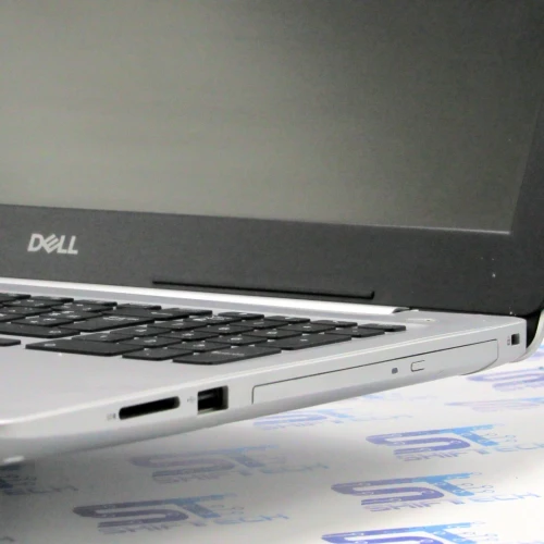 Dell Inspiron 5570 i7 8550U 16G 512 SSD Radeon 530 2G 15.6" Full HD
