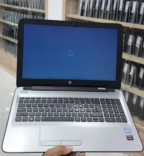 HP Notebook 15  i7 7500U 4G 1TB HDD AMD R7 M340 15.6" HD