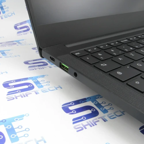 Razer Blade Stealth 13 i7 8565U 8G 512 SSD Full HD IPS