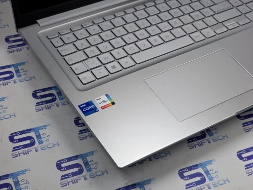 Asus VivoBook 17 i7 1355U 16G 1TB SSD 17.3" FHD Neuf