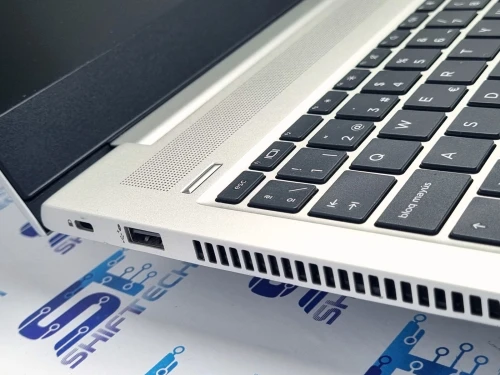 HP Laptop 17 i5 1135G7 16G 256 SSD 17.3" Full HD