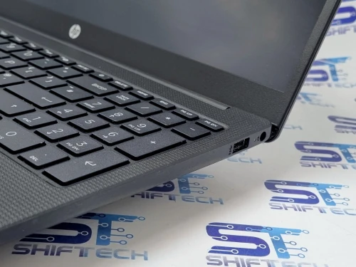 HP Laptop 15 Ryzen 5 7520U 8G 256 SSD 15.6 Full HD