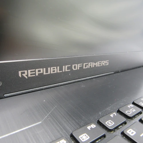 Asus Rog Strix G553VD 15.6" i7 7Th 8G 128+1T GTX 1050 2G Full HD
